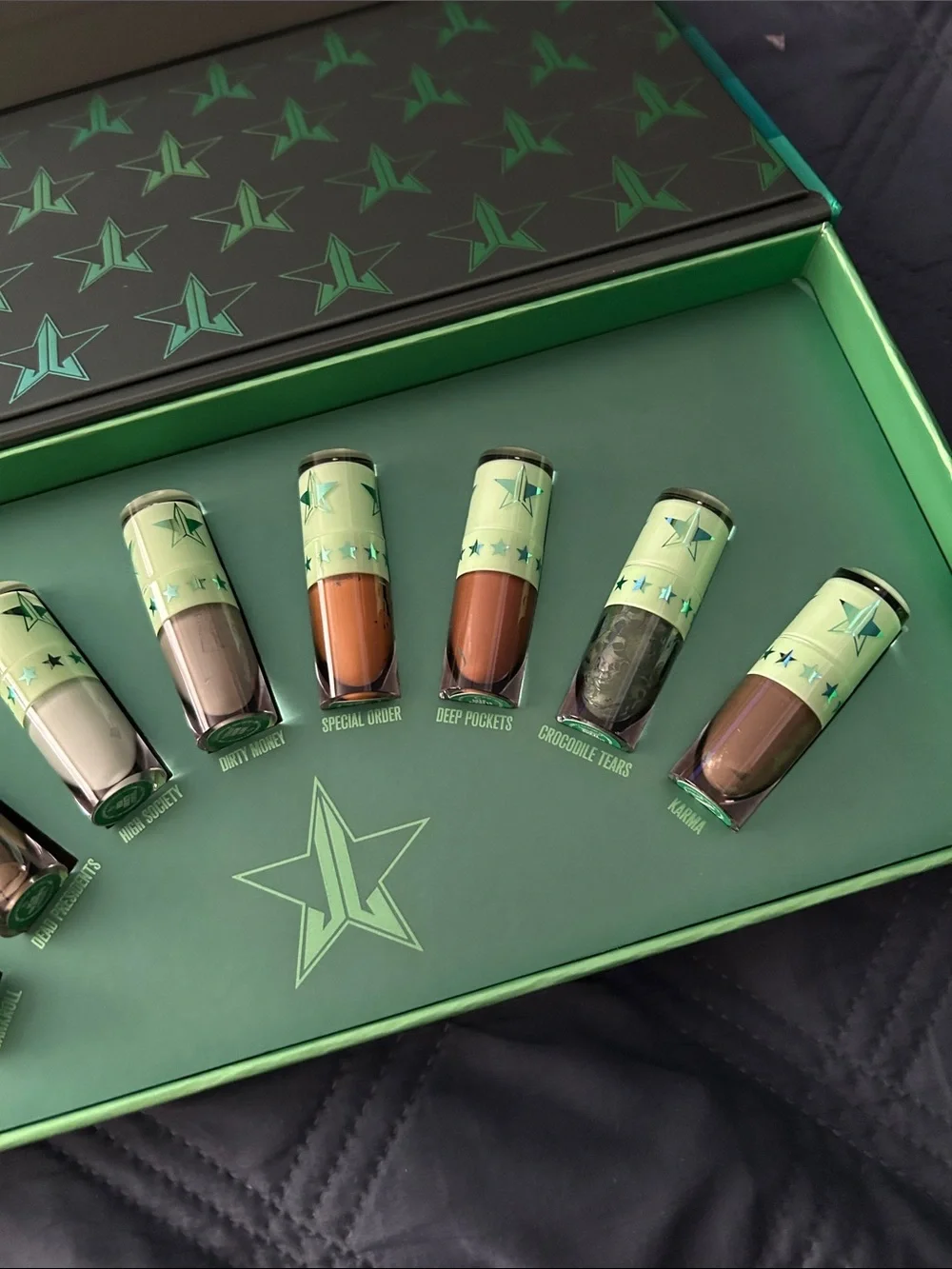 Jeffree Star money, honey velour lipsticks